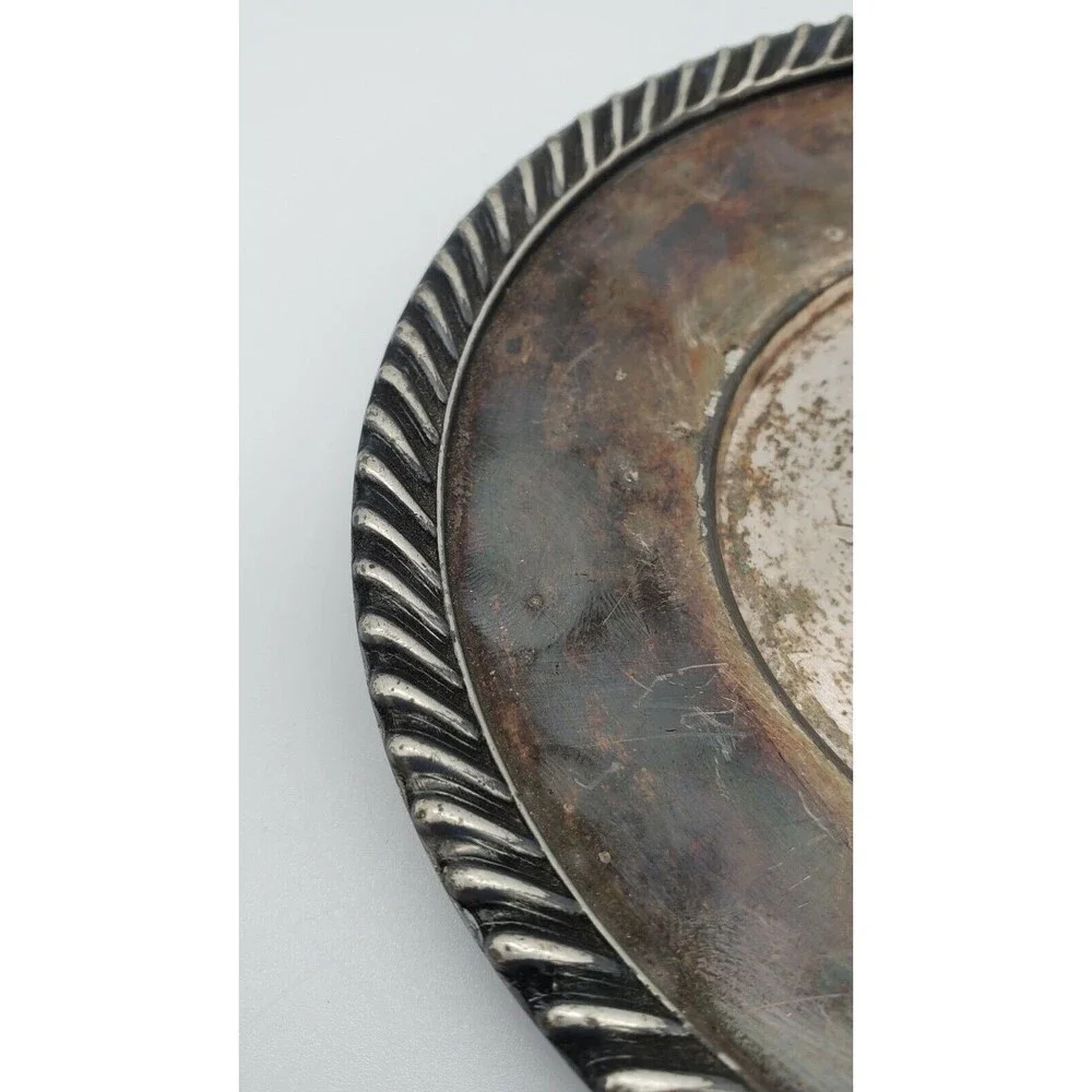 Meriden B Company  *** Rogers Bro 22 Made In USA Silverplate Saucer 5.75